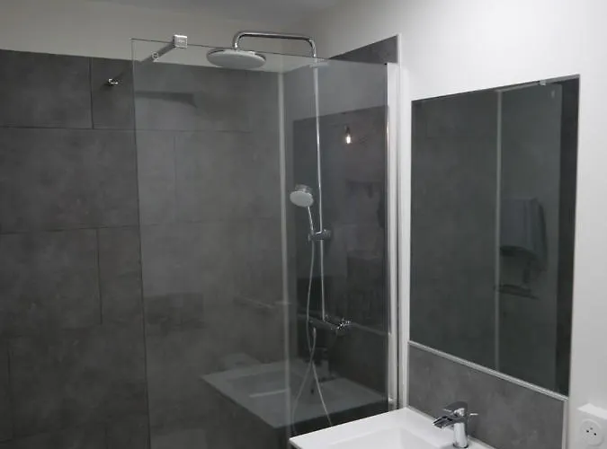 Au 3 Rue Manhes Appartement *