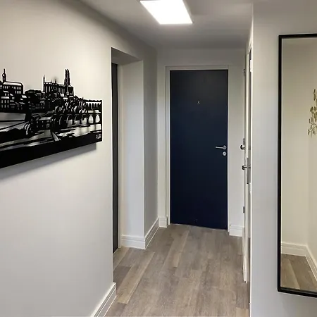 Au 3 Rue Manhès