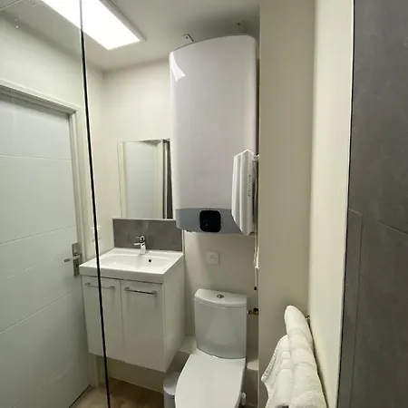 Au 3 Rue Manhès