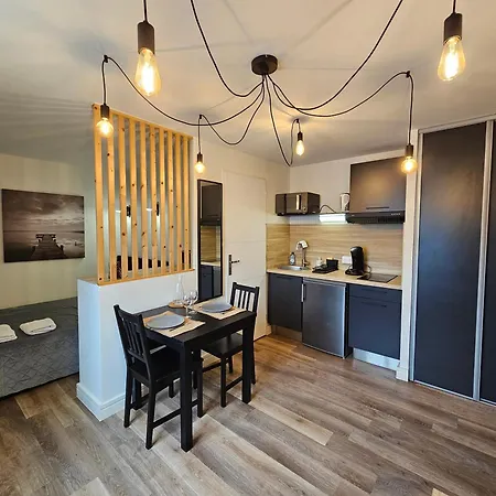 Au 3 Rue Manhes 公寓